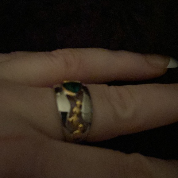 Sterling silver with a bit of gold tone accent and green cubic zirconia size 7 - Picture 3 of 4